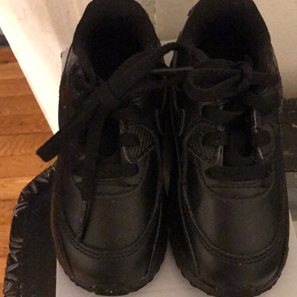 Black Nike Air Max’s (Toddler) - Picture 4 of 4